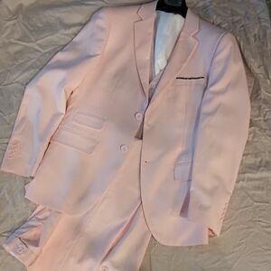 Elegant Men's Light Pink Suit Set